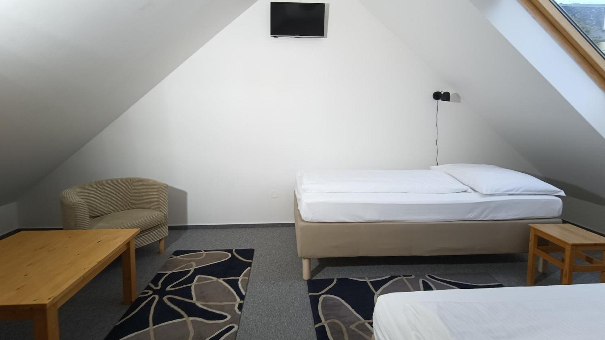 Guest House Prague Airport Ngoại thất bức ảnh