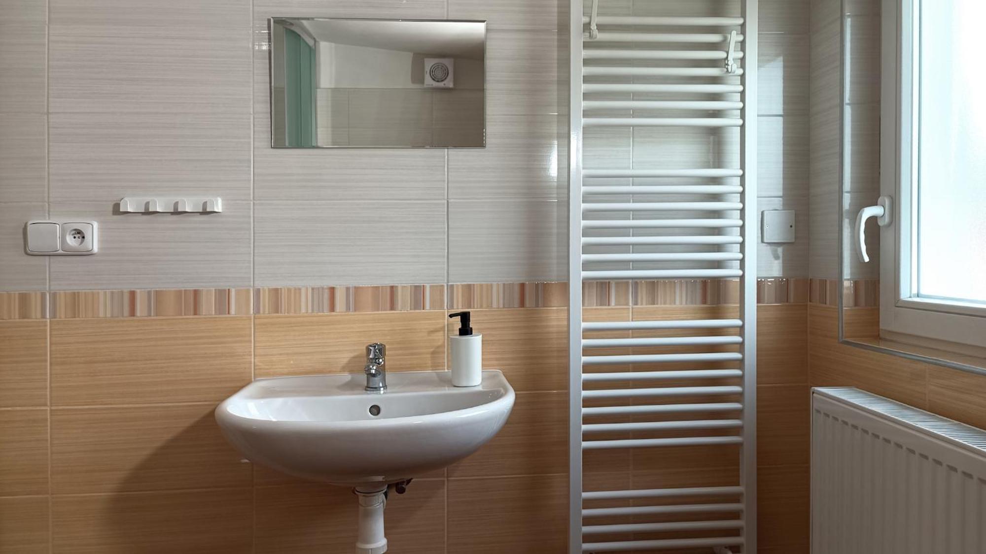 Guest House Prague Airport Ngoại thất bức ảnh